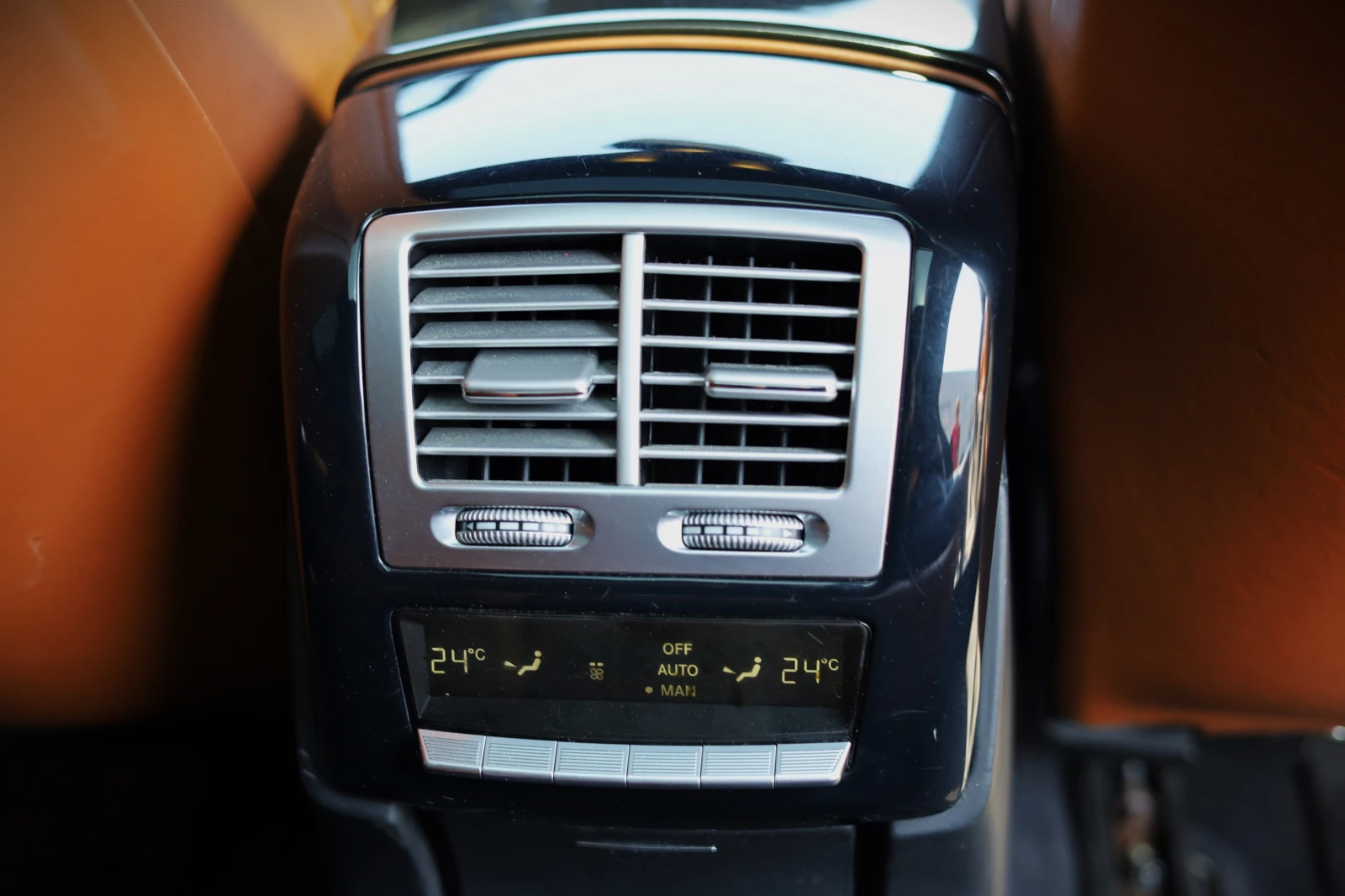 Mercedes-Benz S 500 4-matic Designo-бяла перла!, снимка 15 - Автомобили и джипове - 54253813