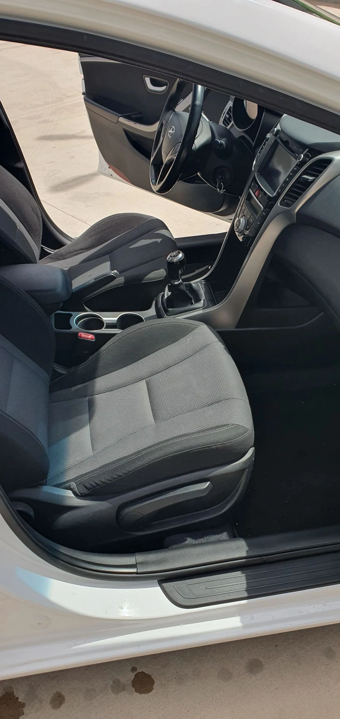 Hyundai I30 Hyundai i30 1.6CRDI  Facelift, снимка 15 - Автомобили и джипове - 54296204