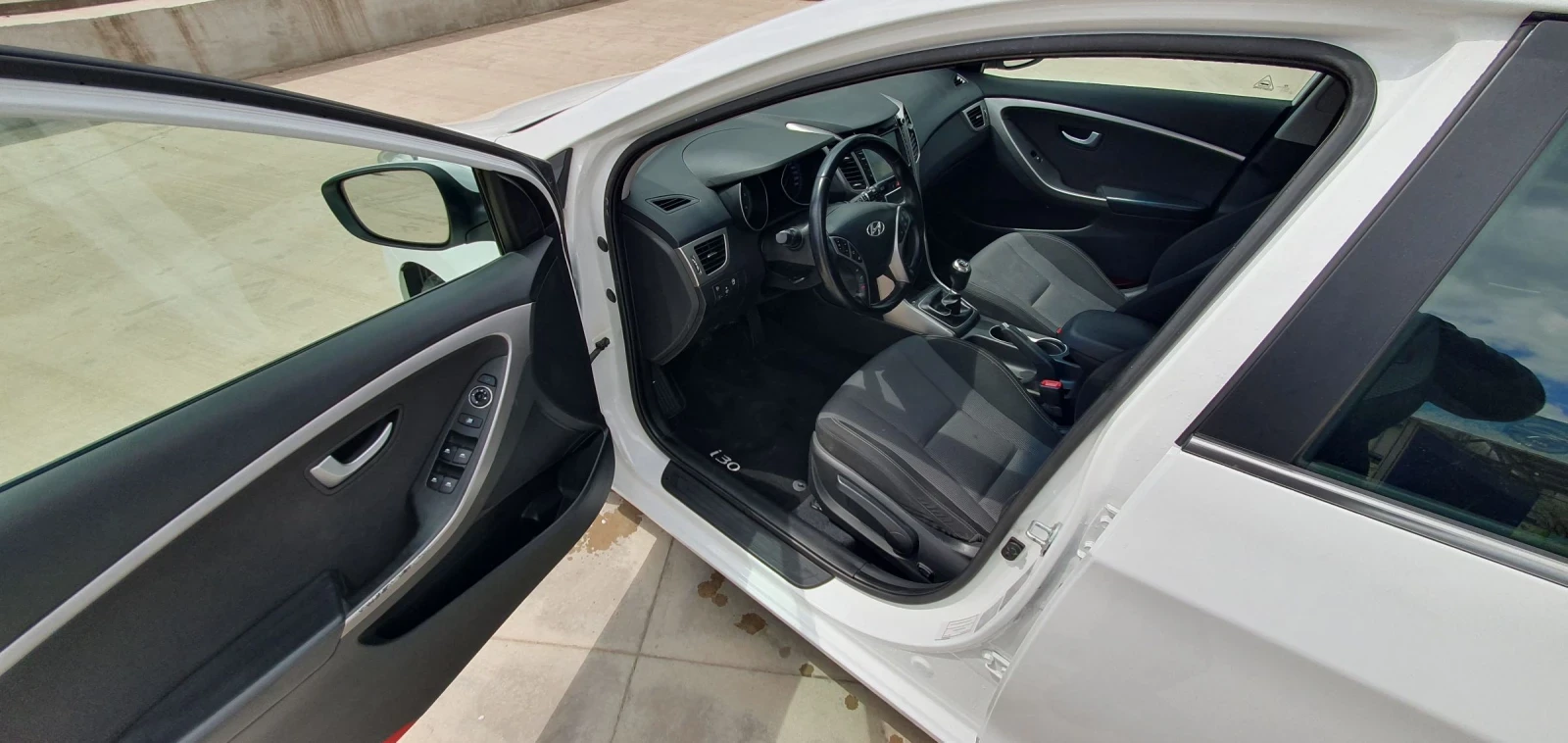 Hyundai I30 Hyundai i30 1.6CRDI  Facelift, снимка 13 - Автомобили и джипове - 54296204