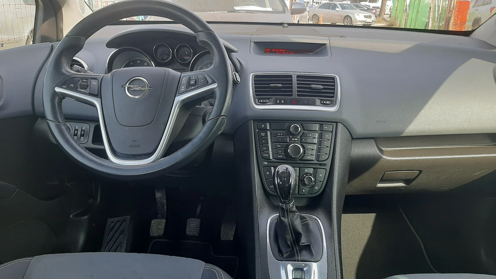 Opel Meriva 1.4 като нова, снимка 10 - Автомобили и джипове - 54318942