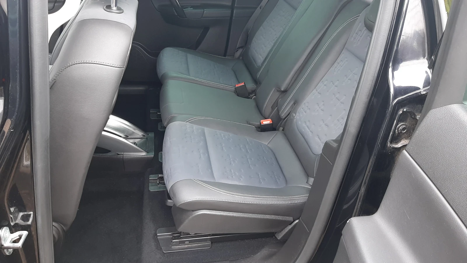 Opel Meriva 1.4 като нова, снимка 7 - Автомобили и джипове - 54318942