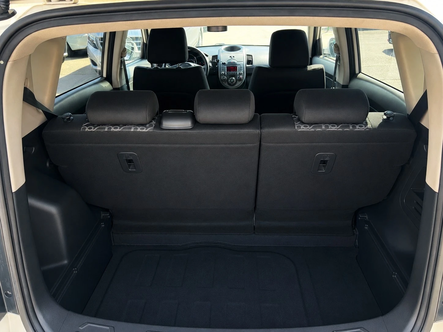Kia Soul 1.6 BENZ, снимка 14 - Автомобили и джипове - 54777579