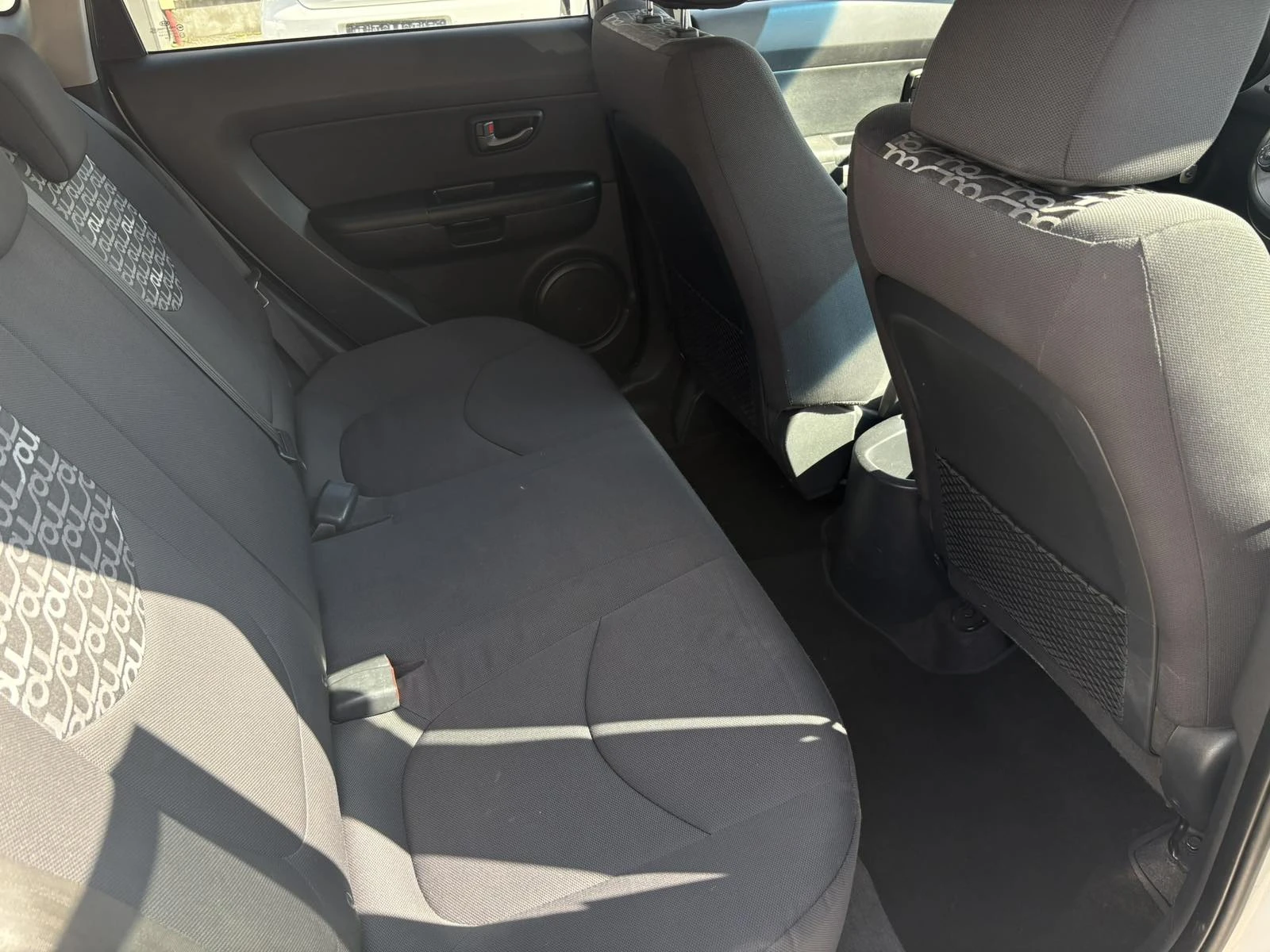 Kia Soul 1.6 BENZ, снимка 13 - Автомобили и джипове - 54777579
