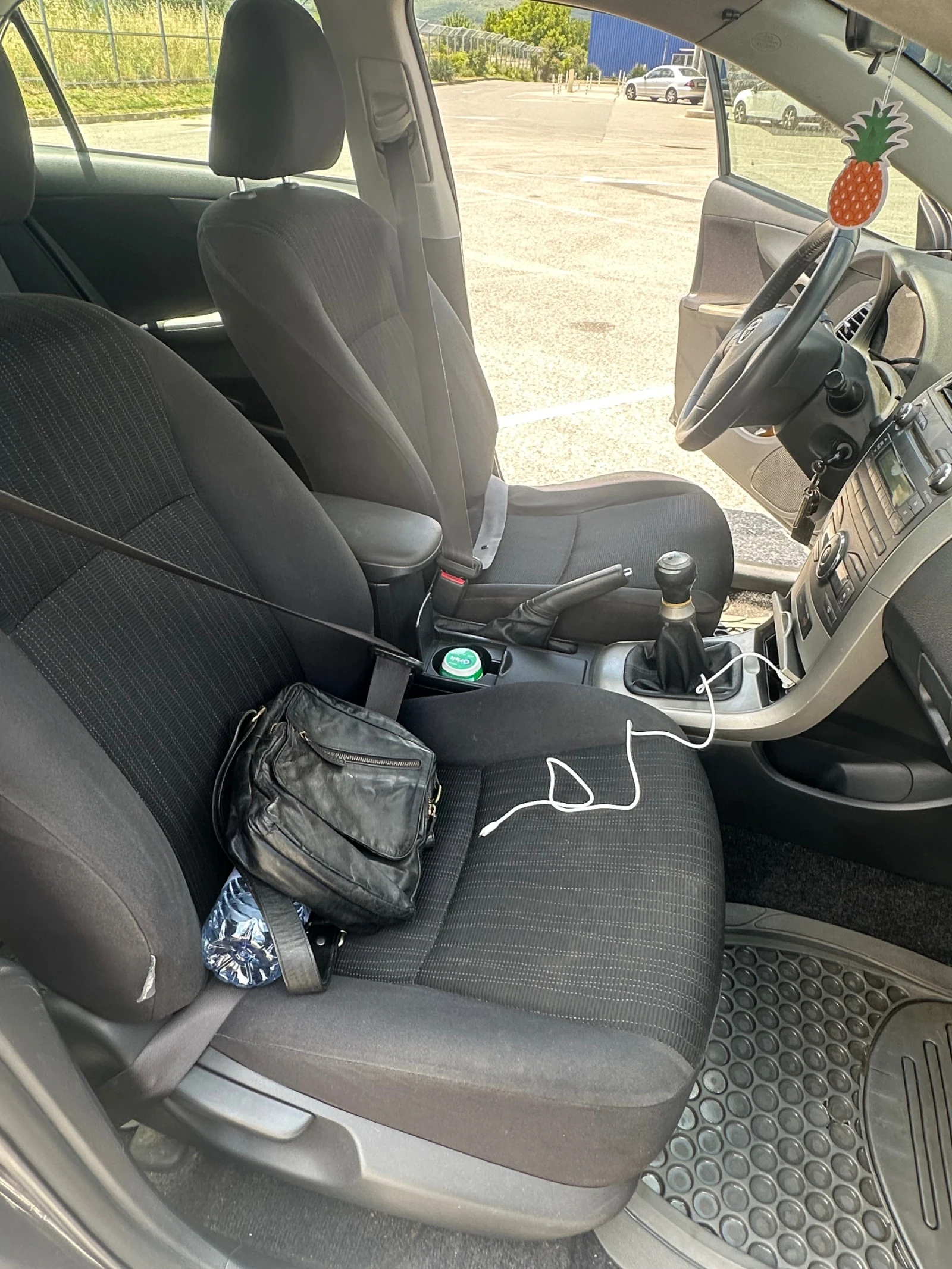 Toyota Corolla 1.4 D-4D, снимка 11 - Автомобили и джипове - 54980804