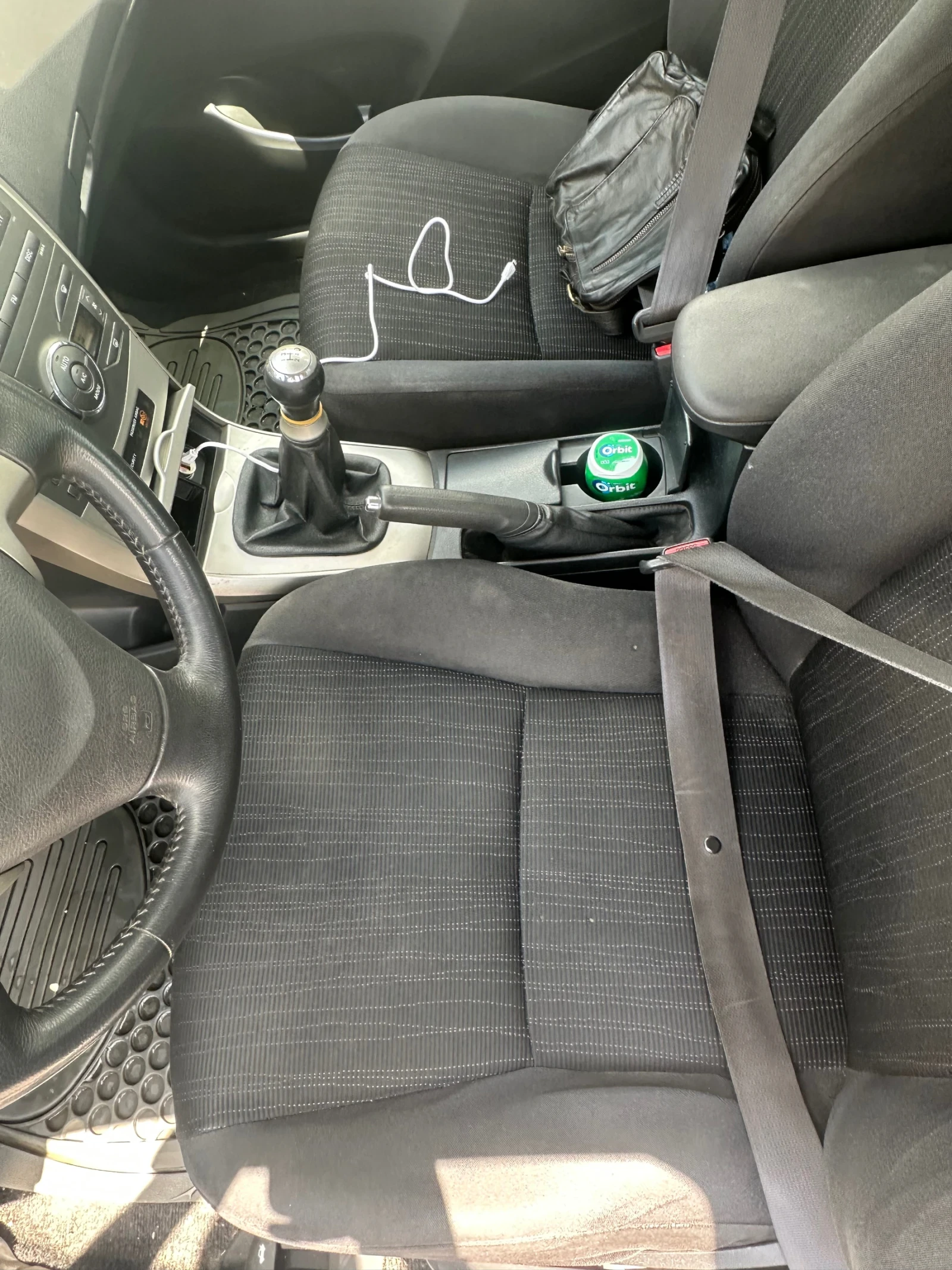 Toyota Corolla 1.4 D-4D, снимка 12 - Автомобили и джипове - 54980804