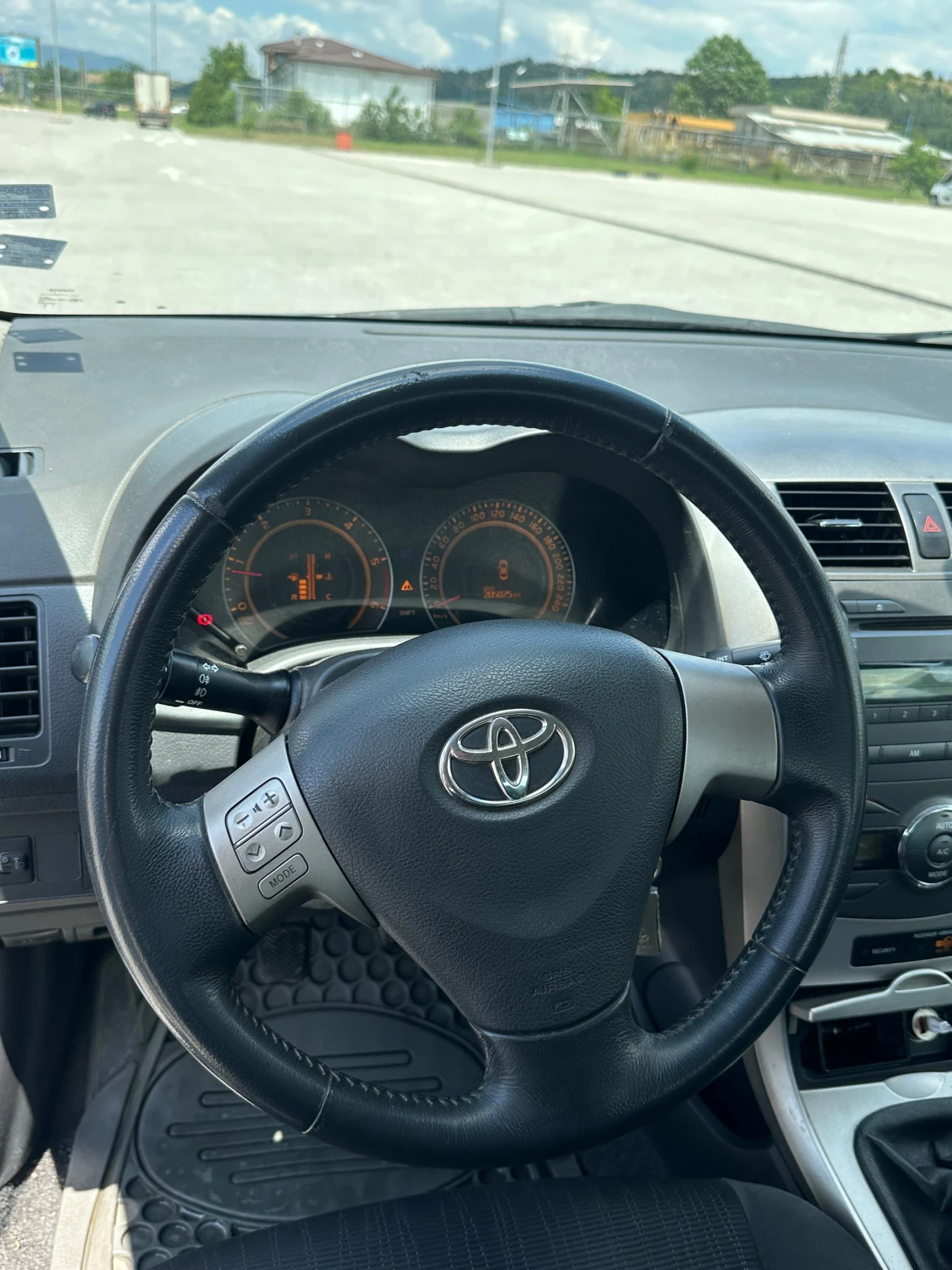 Toyota Corolla 1.4 D-4D, снимка 9 - Автомобили и джипове - 54980804