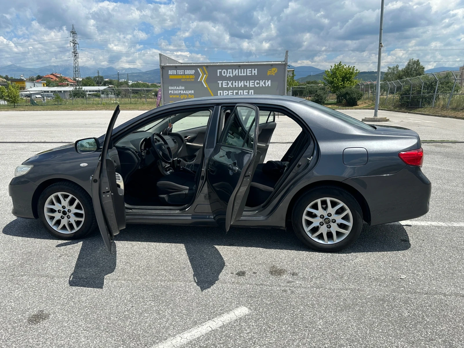 Toyota Corolla 1.4 D-4D, снимка 13 - Автомобили и джипове - 54980804