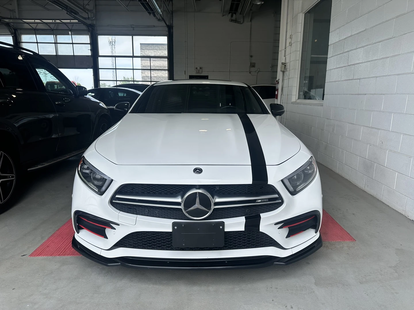 Mercedes-Benz CLS 53 AMG Burmester* Обдувхане* Масаж* Пано* Carbon* 360, снимка 2 - Автомобили и джипове - 56070813