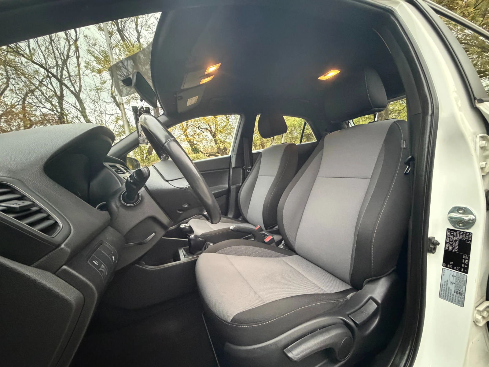 Hyundai I20 1.2/75к.с, снимка 9 - Автомобили и джипове - 56715203