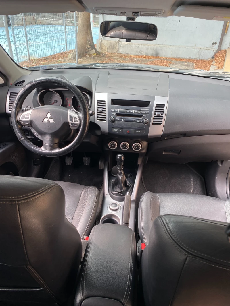 Mitsubishi Outlander 2.0, снимка 11 - Автомобили и джипове - 47609892