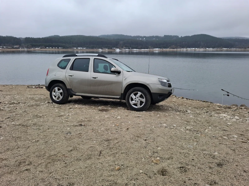 Dacia Duster 1, 6 БЕНЗИН-ГАЗ 4х4, снимка 8 - Автомобили и джипове - 49378048