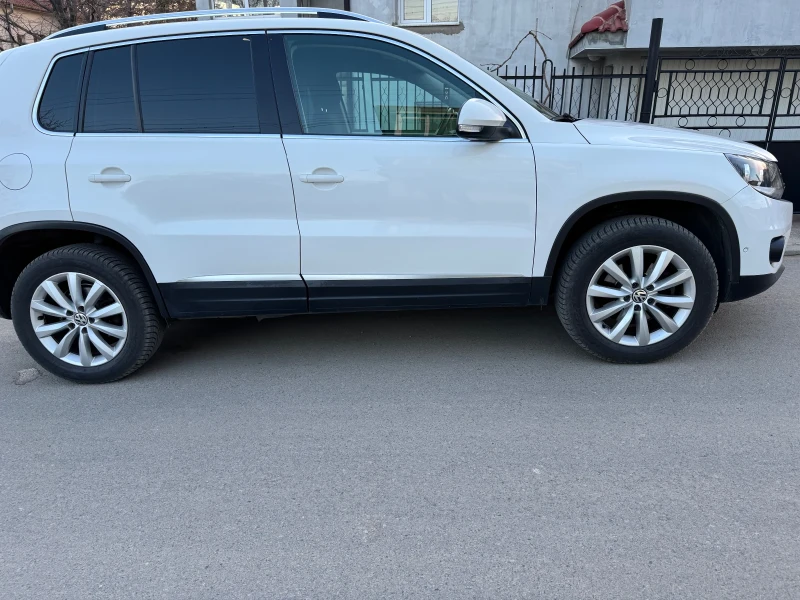 VW Tiguan, снимка 3 - Автомобили и джипове - 49433834