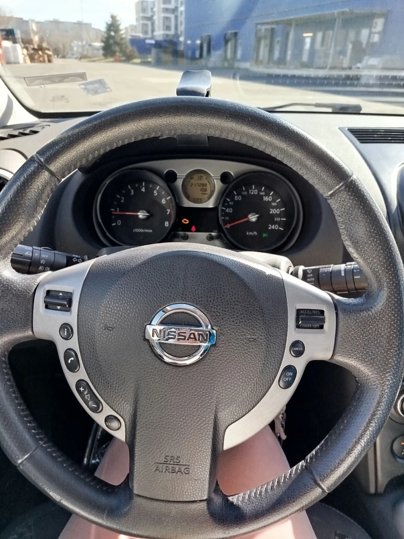 Nissan Qashqai, снимка 6 - Автомобили и джипове - 49452000