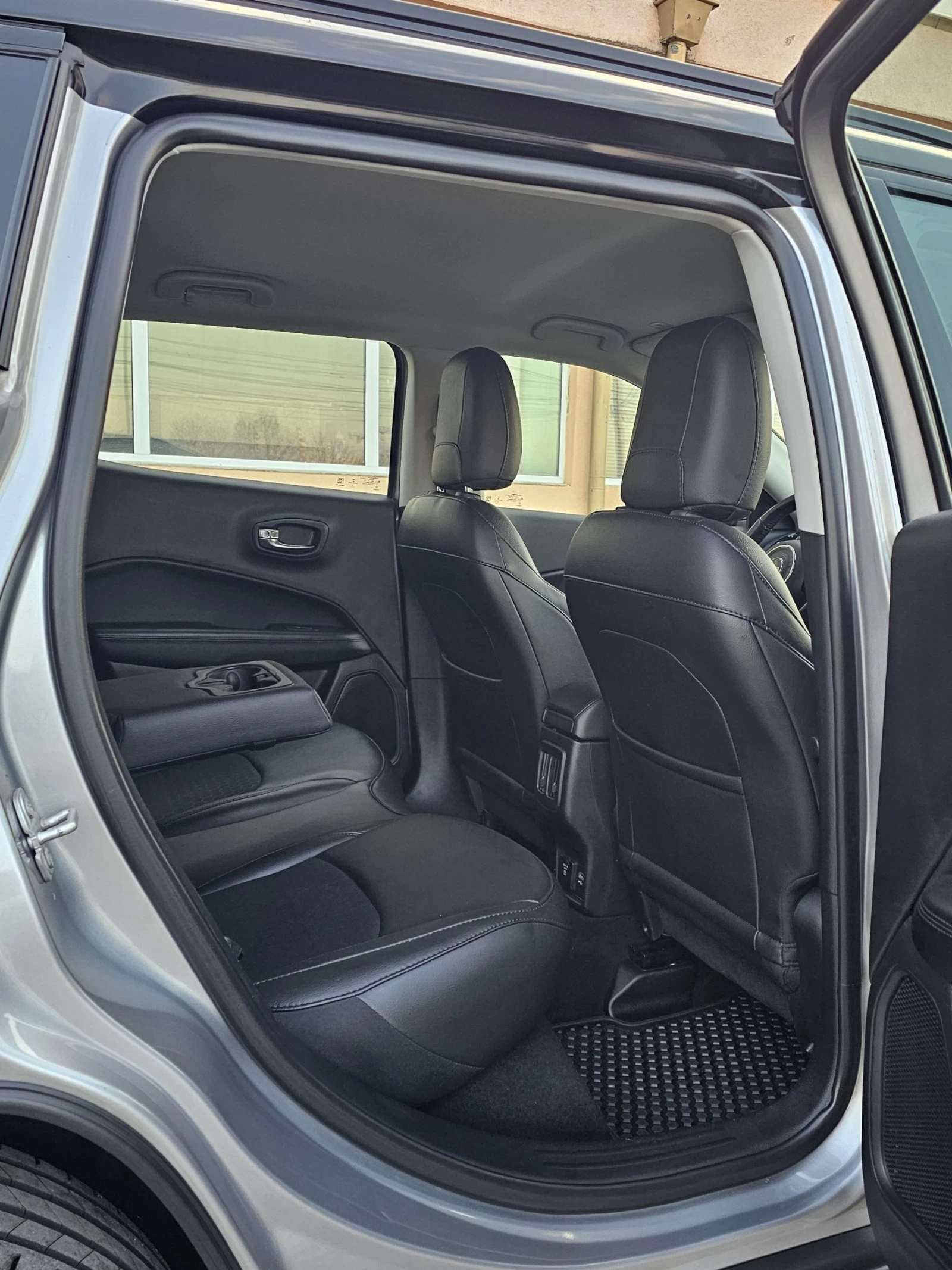 Jeep Compass 2.0 4WD Downtown Special Edition ��������� ������ | Mobile.bg � ����������� 10