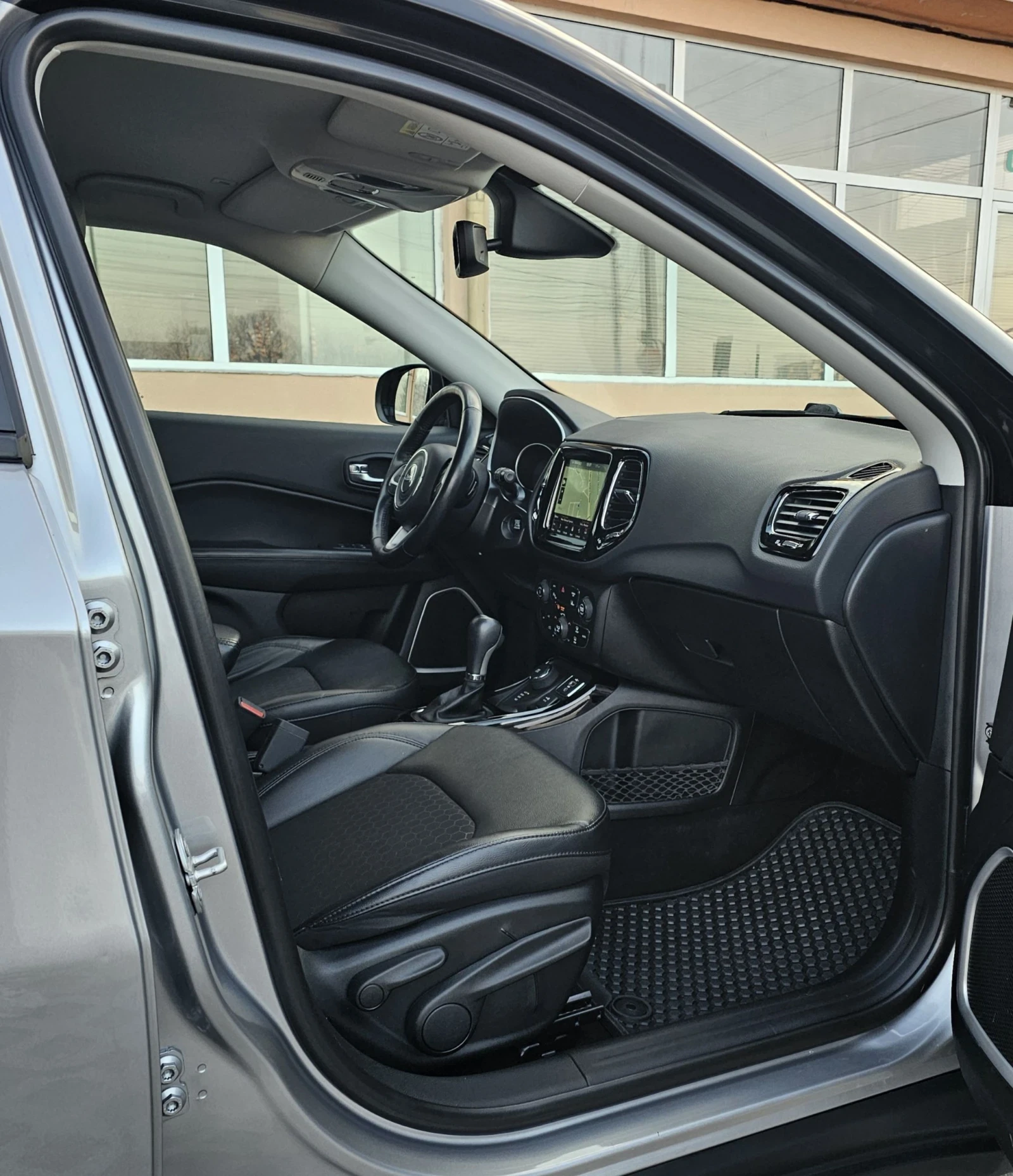 Jeep Compass 2.0 4WD Downtown Special Edition ��������� ������ | Mobile.bg � ����������� 9