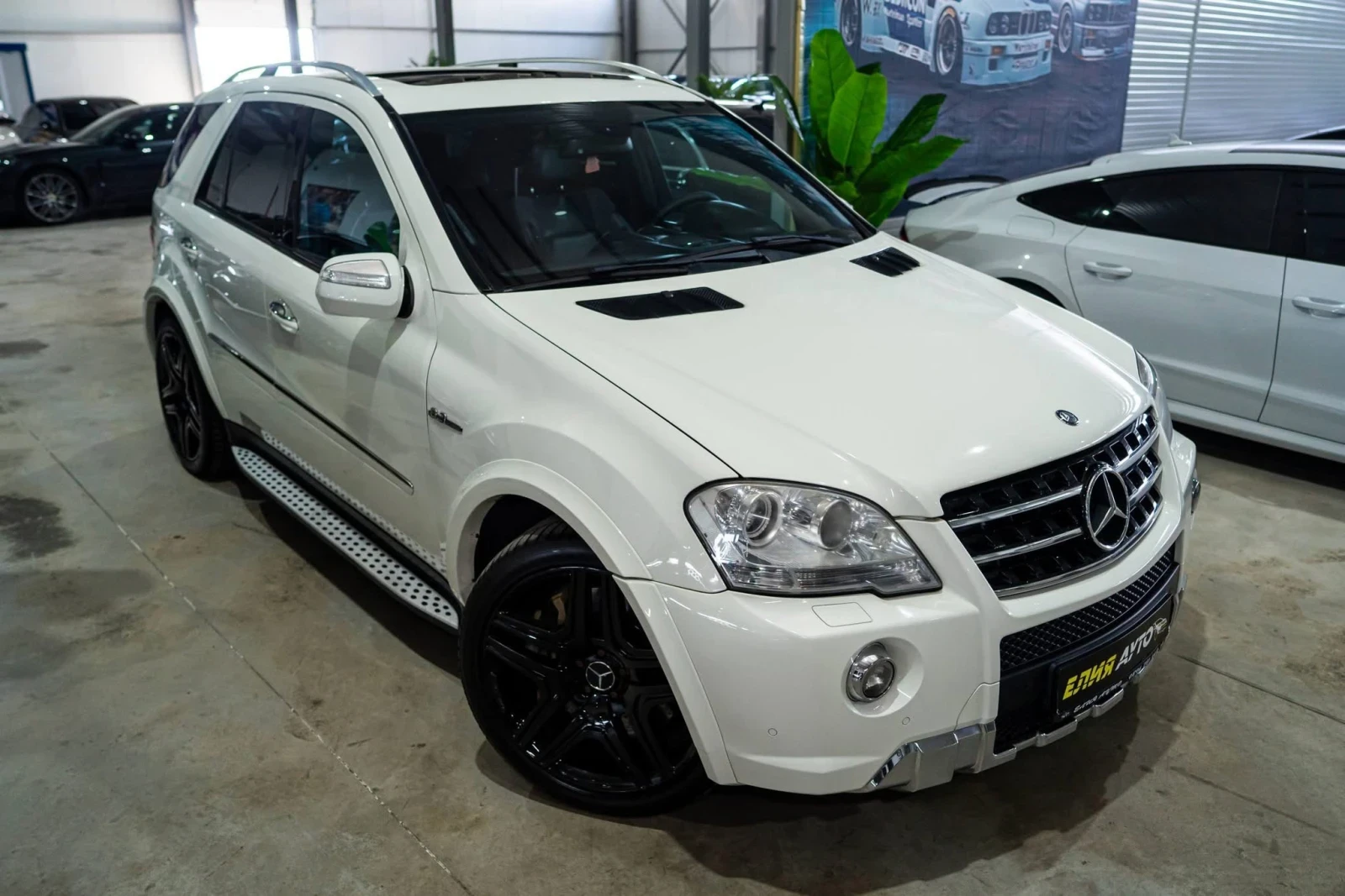 Mercedes-Benz ML 63 AMG FACELIFT LED NAVI DESIGNO H&K ЛИЗИНГ 100%, снимка 5 - Автомобили и джипове - 54526664