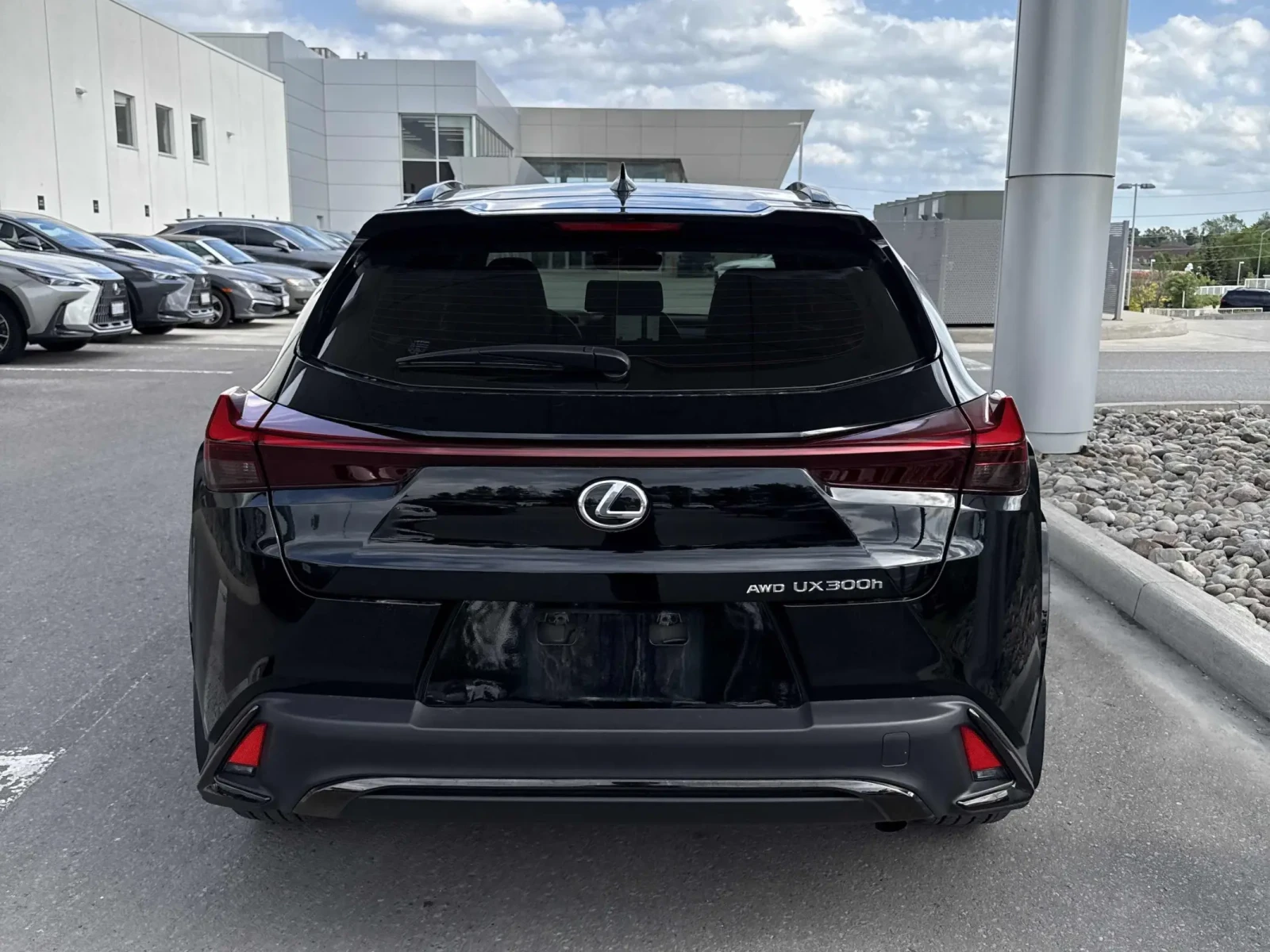 Lexus UX 300h* ��������� * �������� * ������ ����� * CARFAX | Mobile.bg � ����������� 5