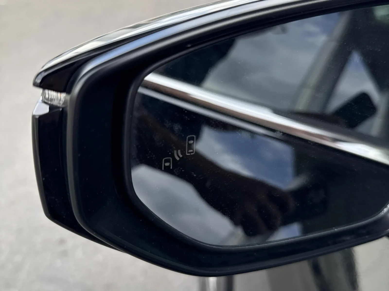 Lexus UX 300h* ��������� * �������� * ������ ����� * CARFAX | Mobile.bg � ����������� 6