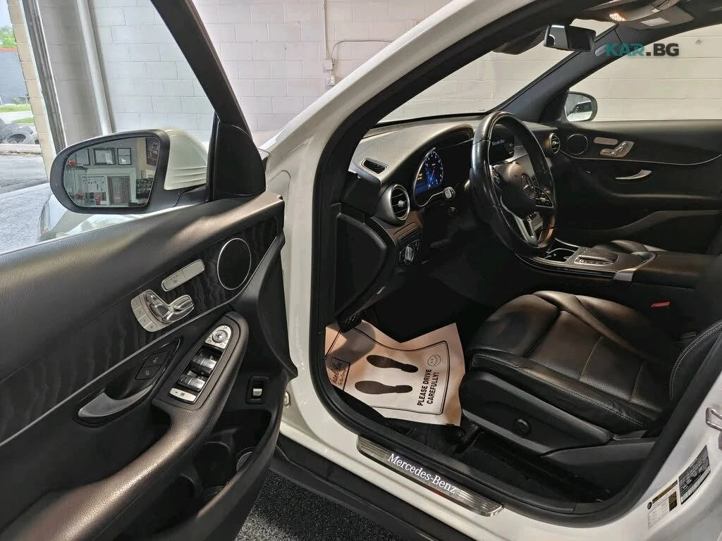 Mercedes-Benz GLC 300 * PANO * 4MATIC * Автокредит (Цена до България), снимка 7 - Автомобили и джипове - 55118097