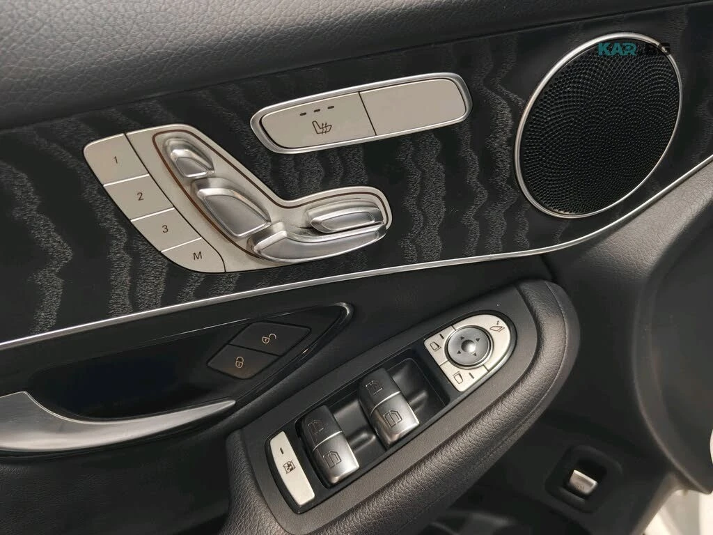 Mercedes-Benz GLC 300 * PANO * 4MATIC * Автокредит (Цена до България), снимка 8 - Автомобили и джипове - 55118097
