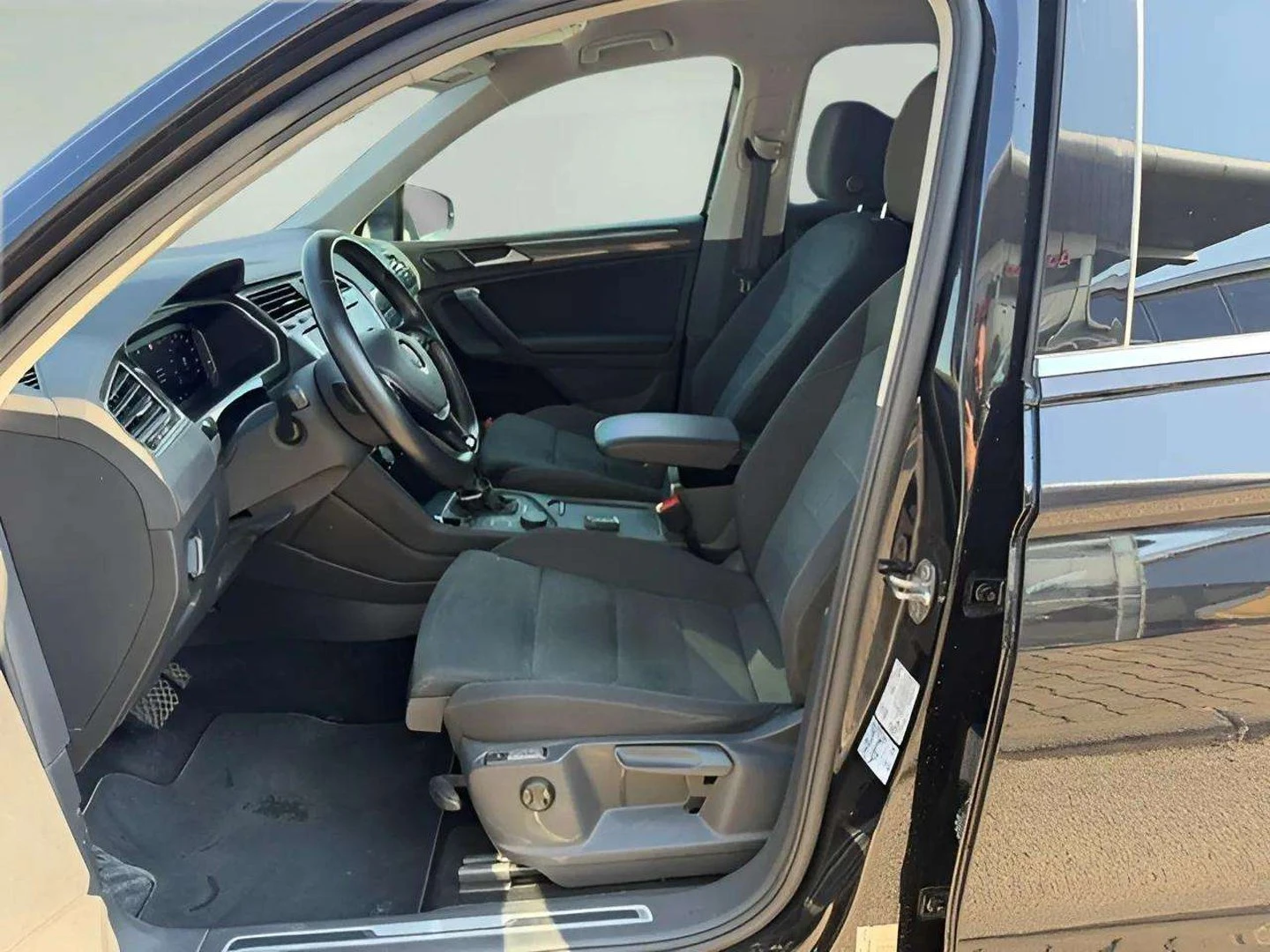 VW Tiguan, снимка 9 - Автомобили и джипове - 56255285