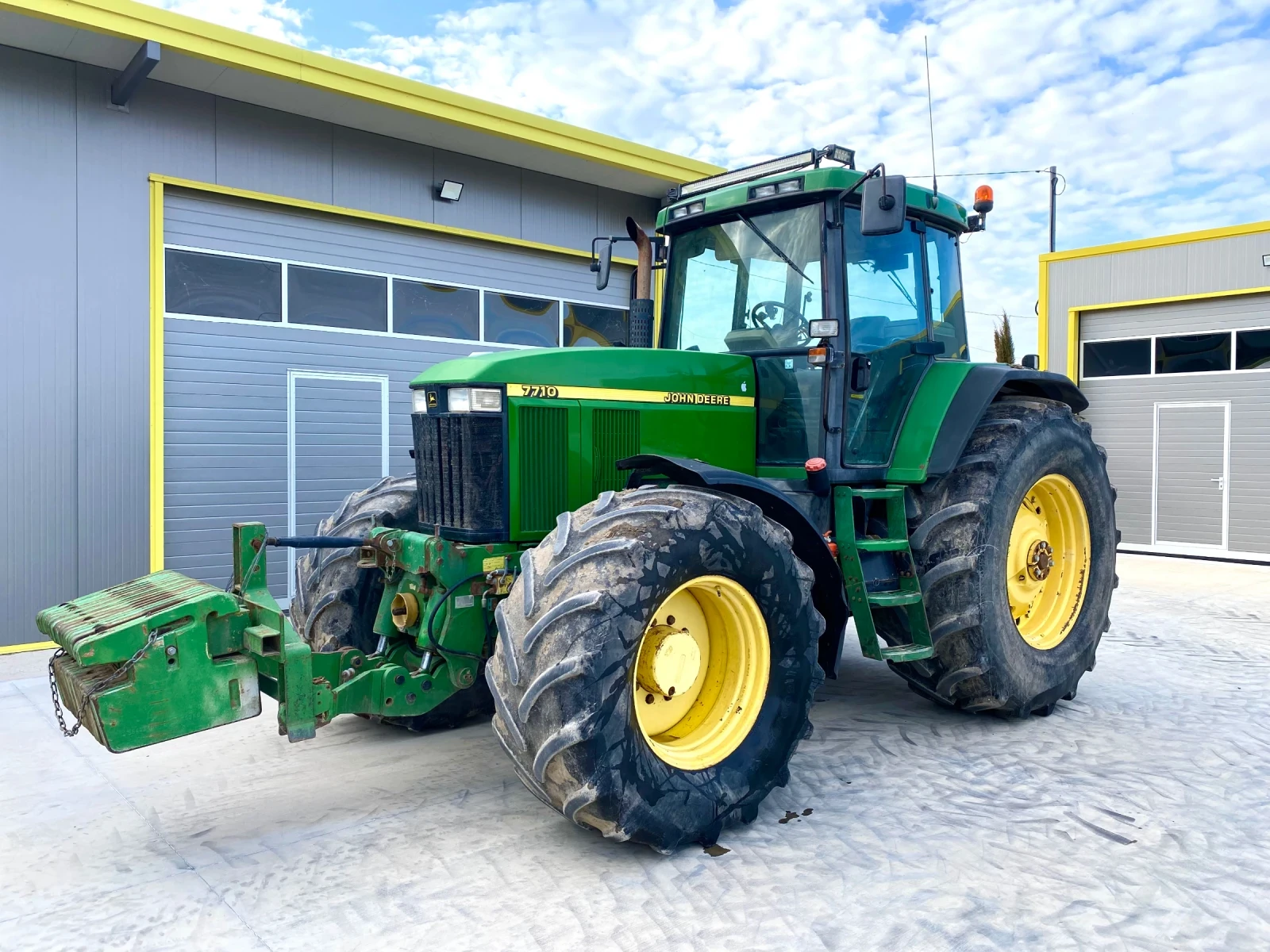 Трактор John Deere 7710 - изображение 4