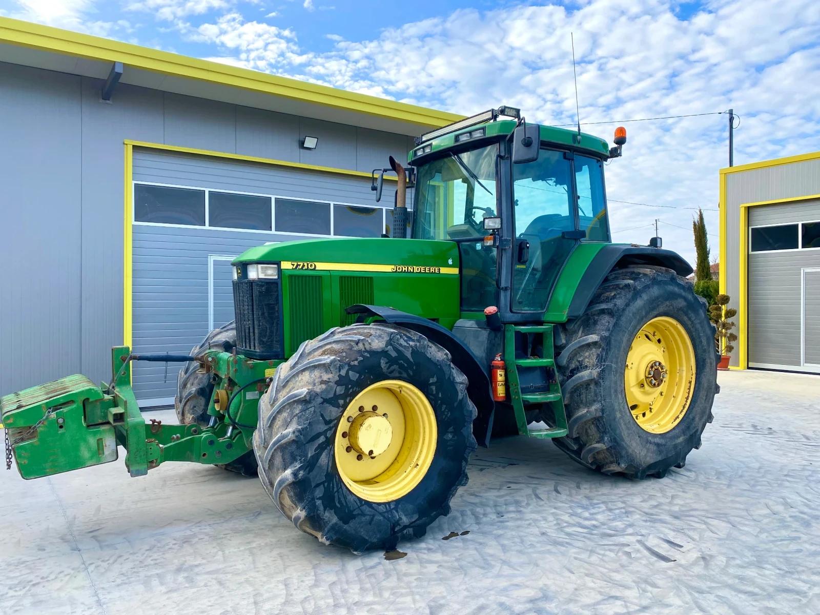 Трактор John Deere 7710 - изображение 2