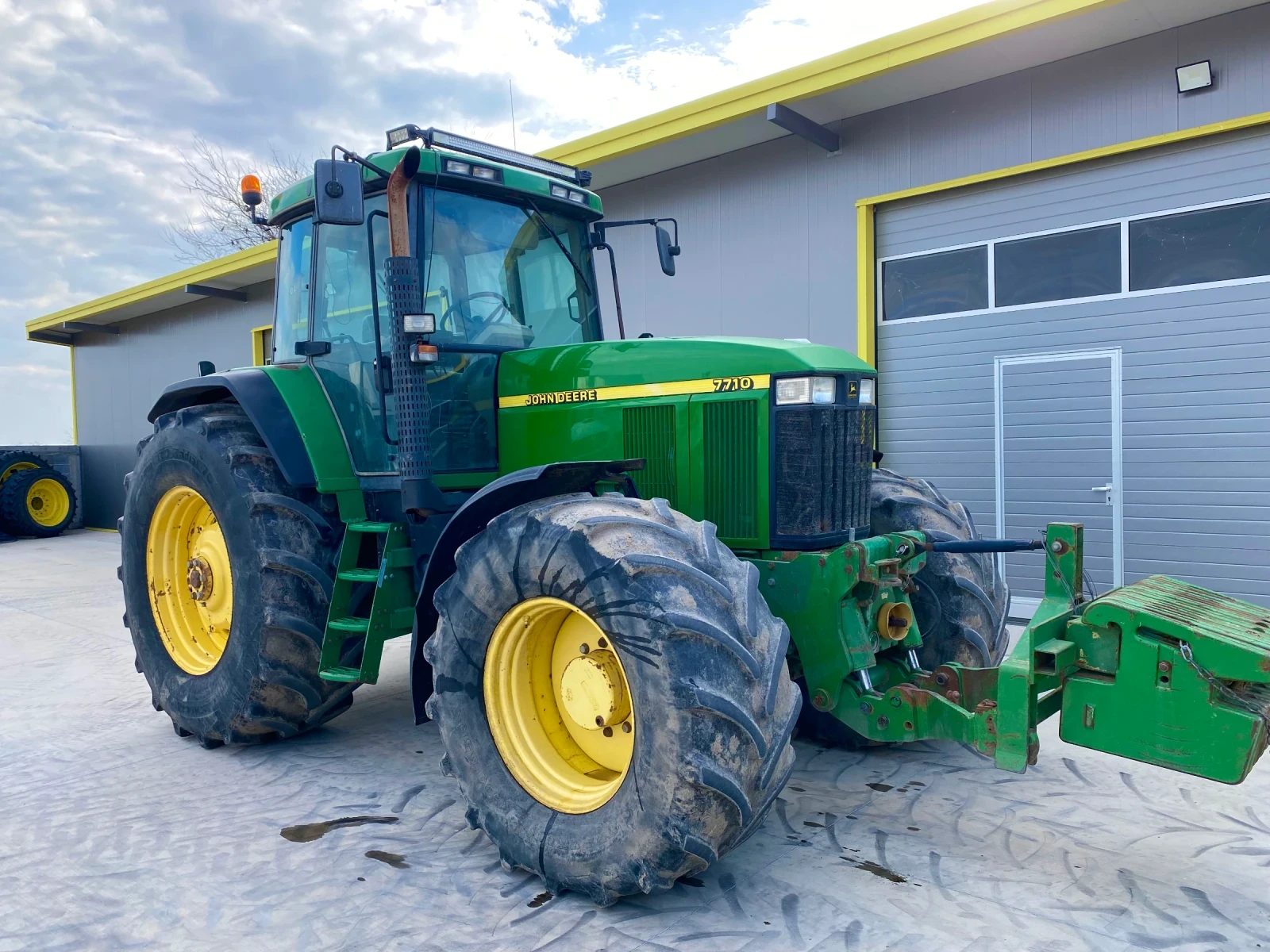 Трактор John Deere 7710 - изображение 8