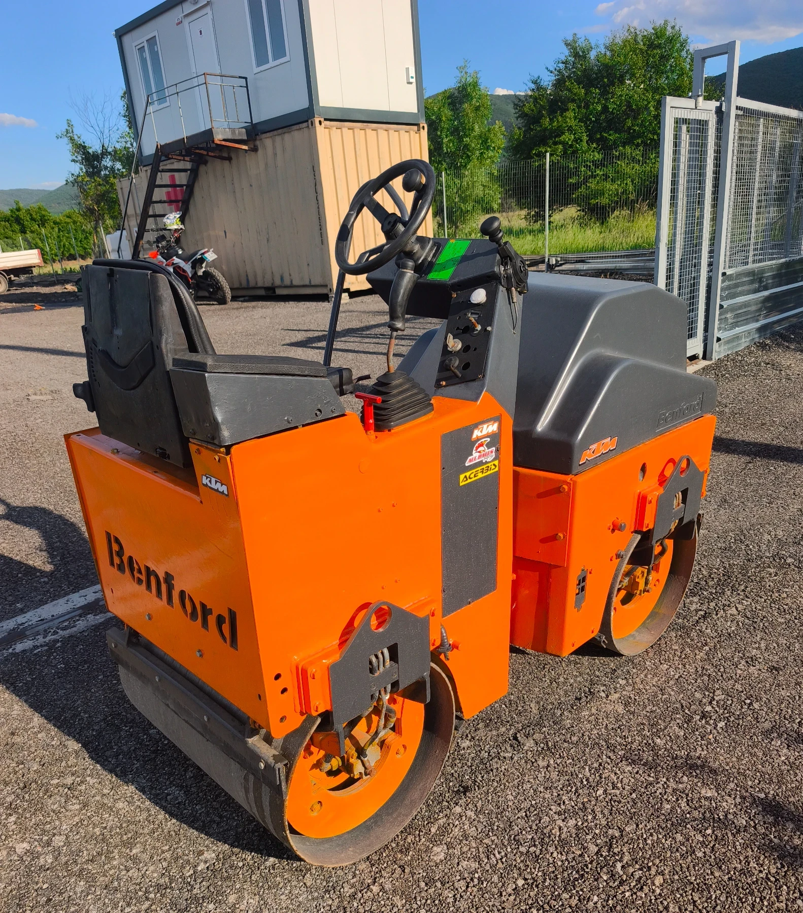 Валяк Друга марка Terex BENFORD , снимка 2 - Индустриална техника - 55318779