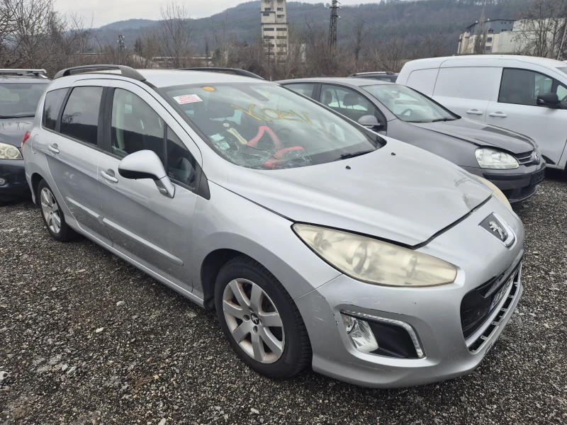 Peugeot 308 1.6HDI, FACELIFT,  СЧУПЕНО СТЪКЛО, ЛЕКИ ЗАБЕЛЕЖКИ , снимка 7 - Автомобили и джипове - 48789411