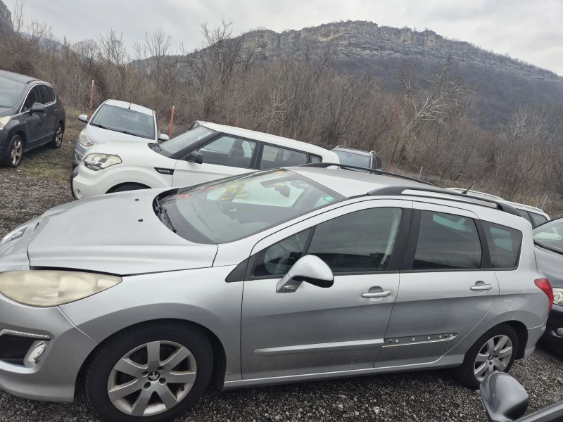 Peugeot 308 1.6HDI, FACELIFT,  СЧУПЕНО СТЪКЛО, ЛЕКИ ЗАБЕЛЕЖКИ , снимка 2 - Автомобили и джипове - 48789411