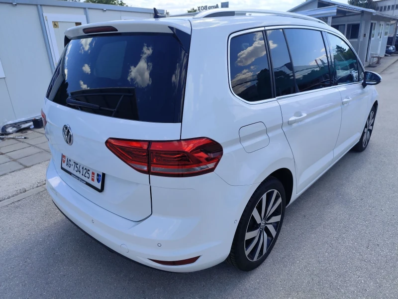 VW Touran 2.0 TDI Highline Швейцария , снимка 8 - Автомобили и джипове - 50897948