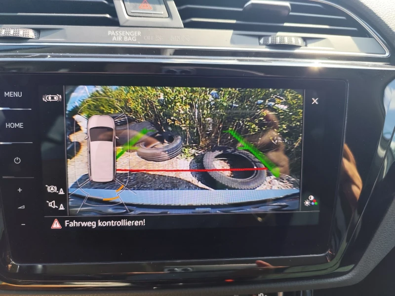 VW Touran 2.0 TDI Highline Швейцария , снимка 17 - Автомобили и джипове - 50897948