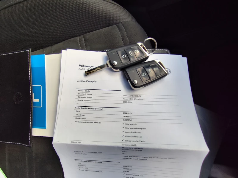 VW Touran 2.0 TDI Highline Швейцария , снимка 16 - Автомобили и джипове - 50897948