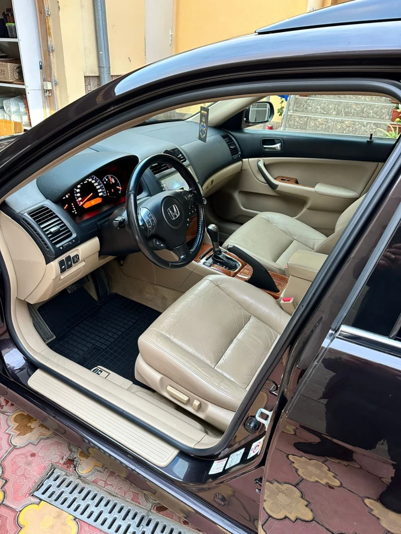 Honda Accord 2.4 АТ, ГАЗ, ШВЕЙЦАРИЯ!, снимка 10 - Автомобили и джипове - 52624504