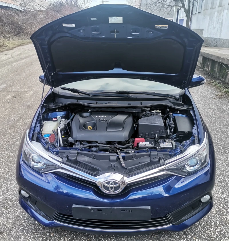 Toyota Auris 1.4D4D, снимка 13 - Автомобили и джипове - 53300432