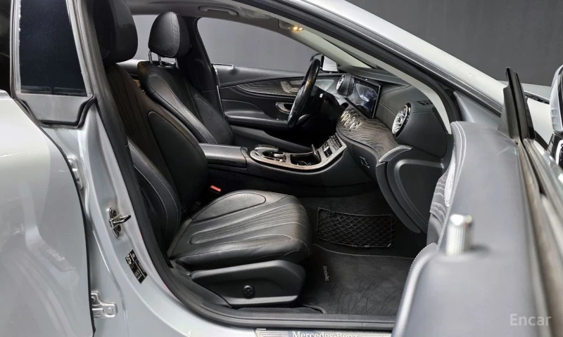 Mercedes-Benz CLS 400, снимка 11 - Автомобили и джипове - 53515523