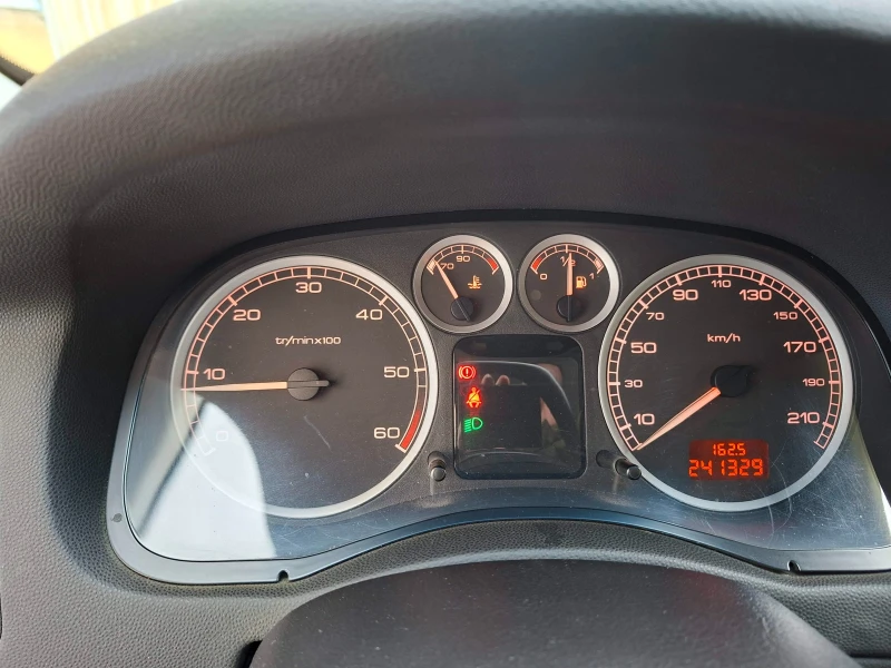 Peugeot 307 SW, 2.0HDI, снимка 12 - Автомобили и джипове - 53594763