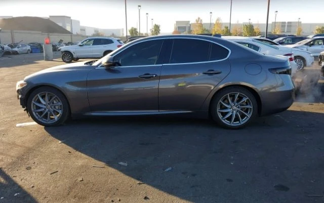 Alfa Romeo Giulia подгрев* ел. седалки* кожа* компас* HID, снимка 2 - Автомобили и джипове - 48479711