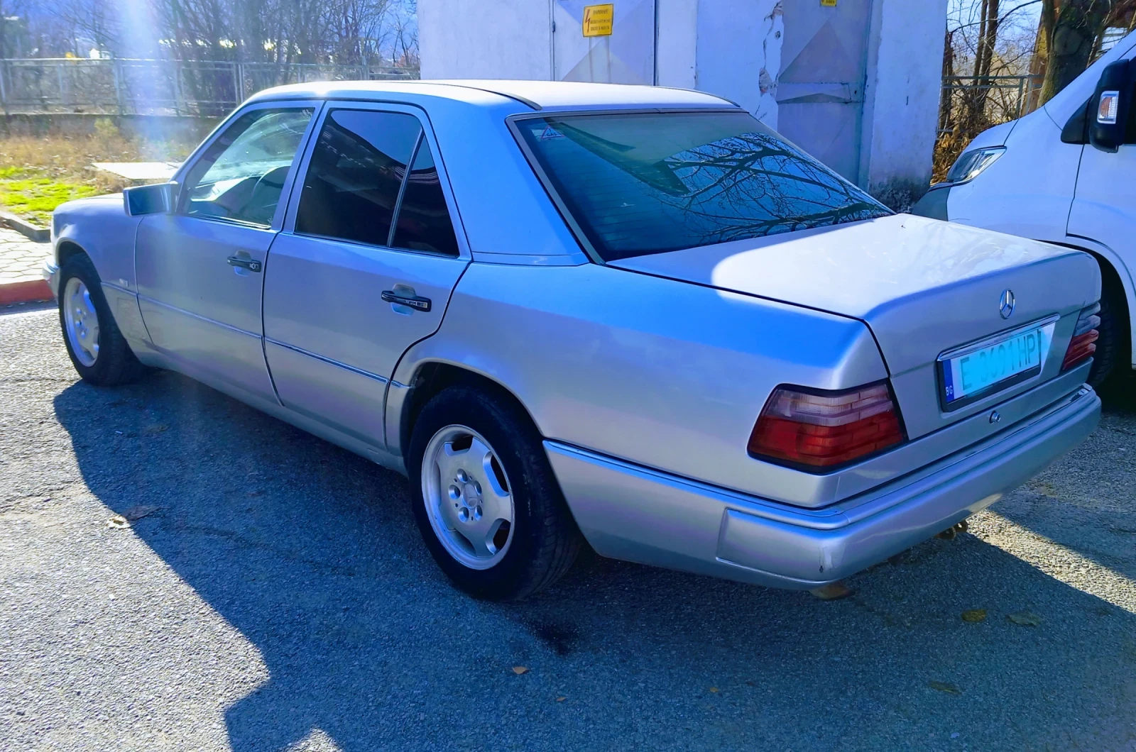 Mercedes-Benz 124 E200 - изображение 2