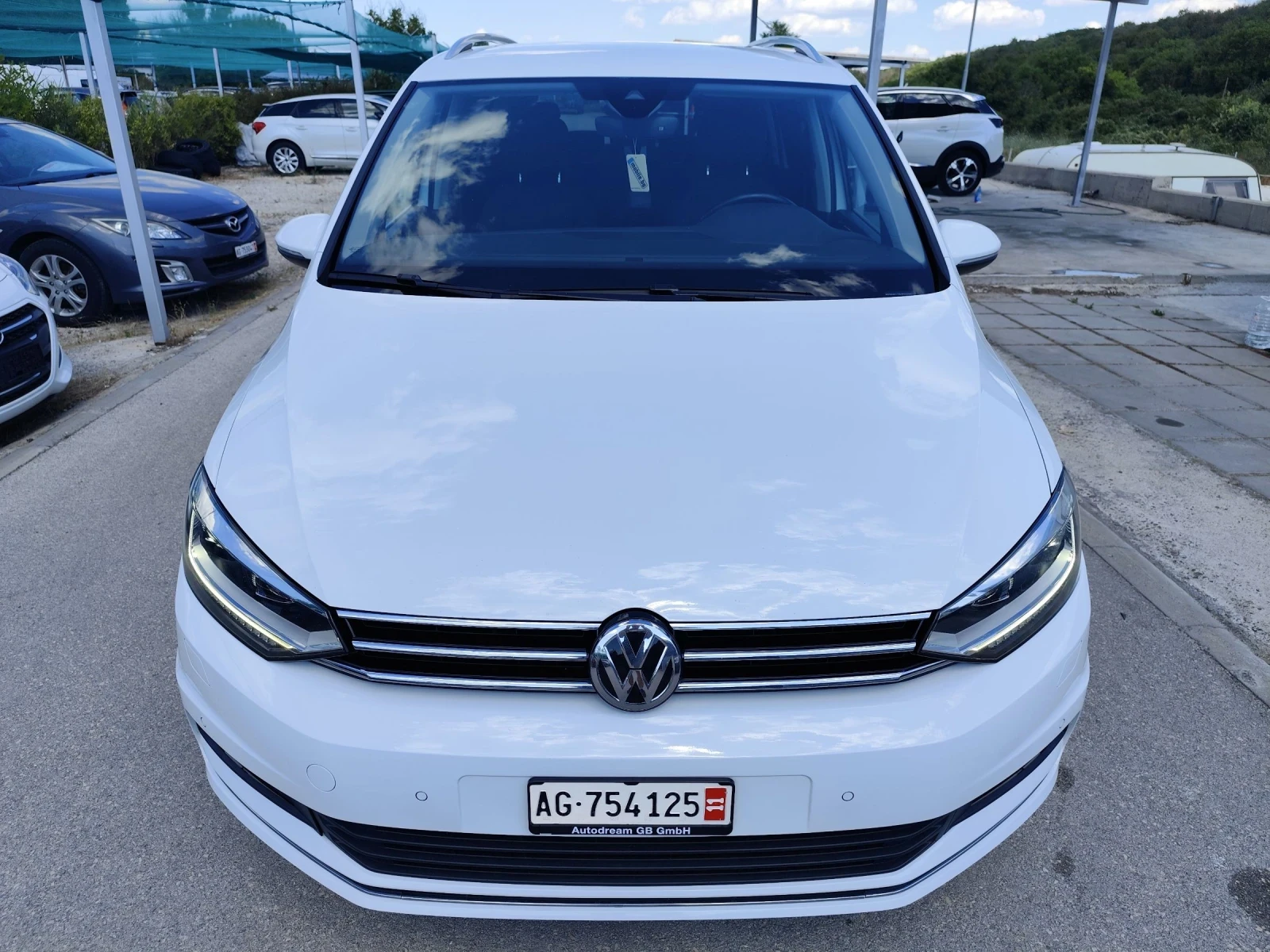 VW Touran 2.0 TDI Highline Швейцария  - изображение 2