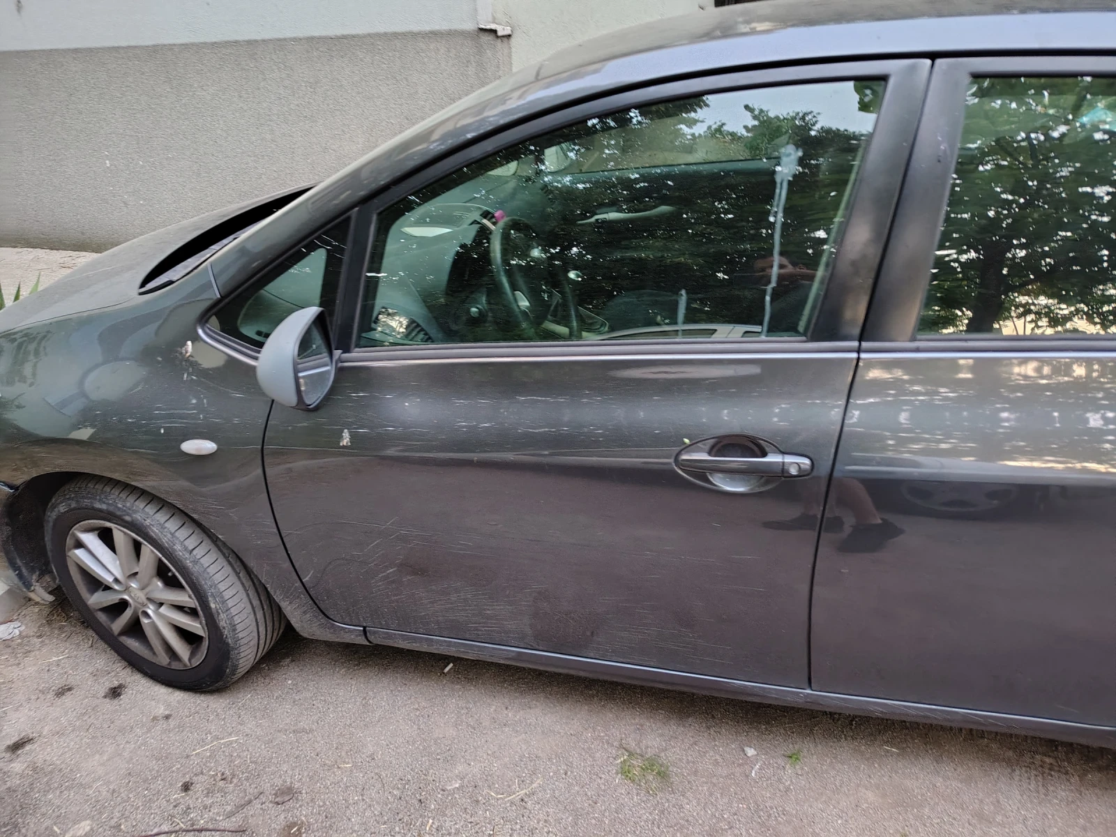 Toyota Auris 2.0 D4D - изображение 2