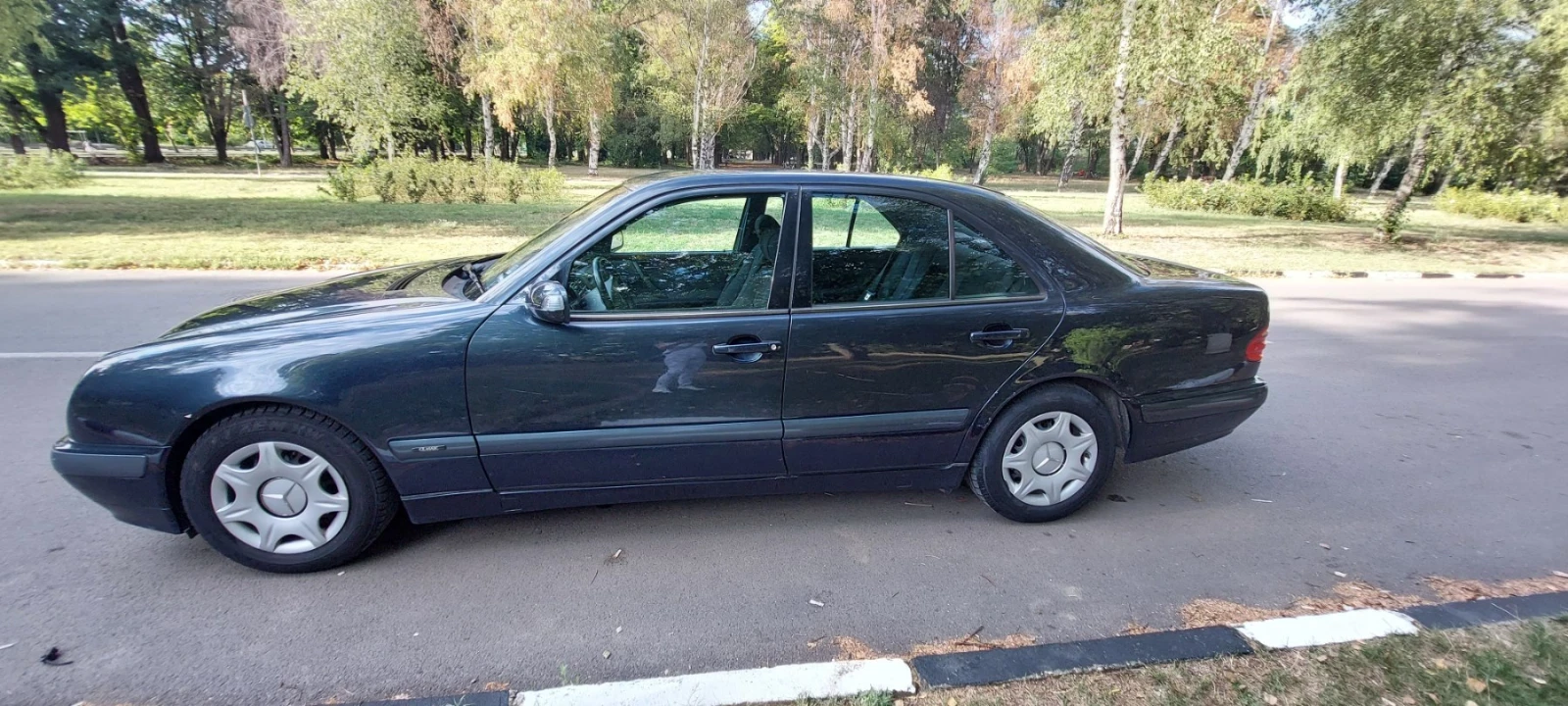 Mercedes-Benz E 200 Класик - изображение 2