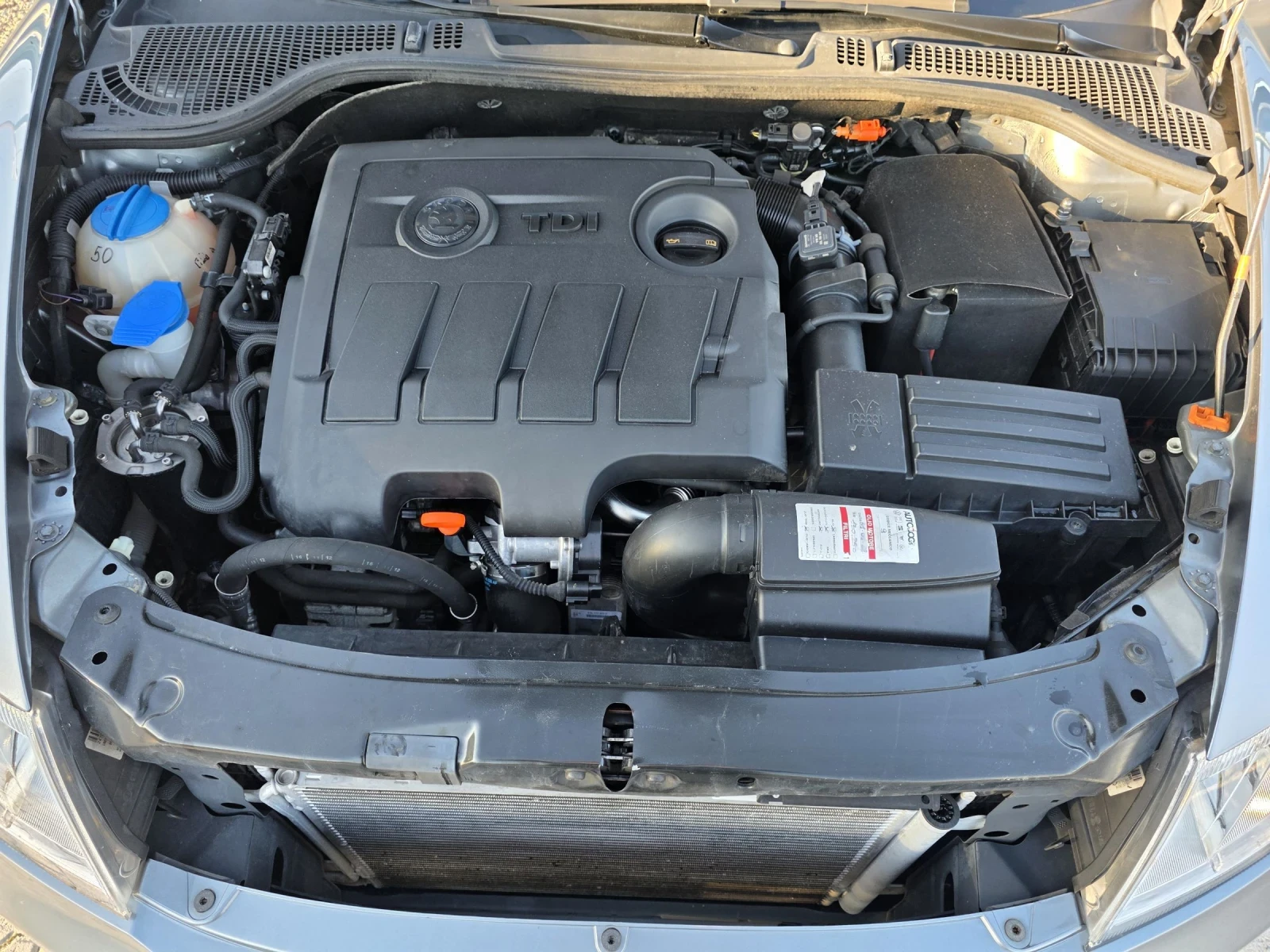 Skoda Octavia 1.6TDi 153000km NAVi   | Mobile.bg   11