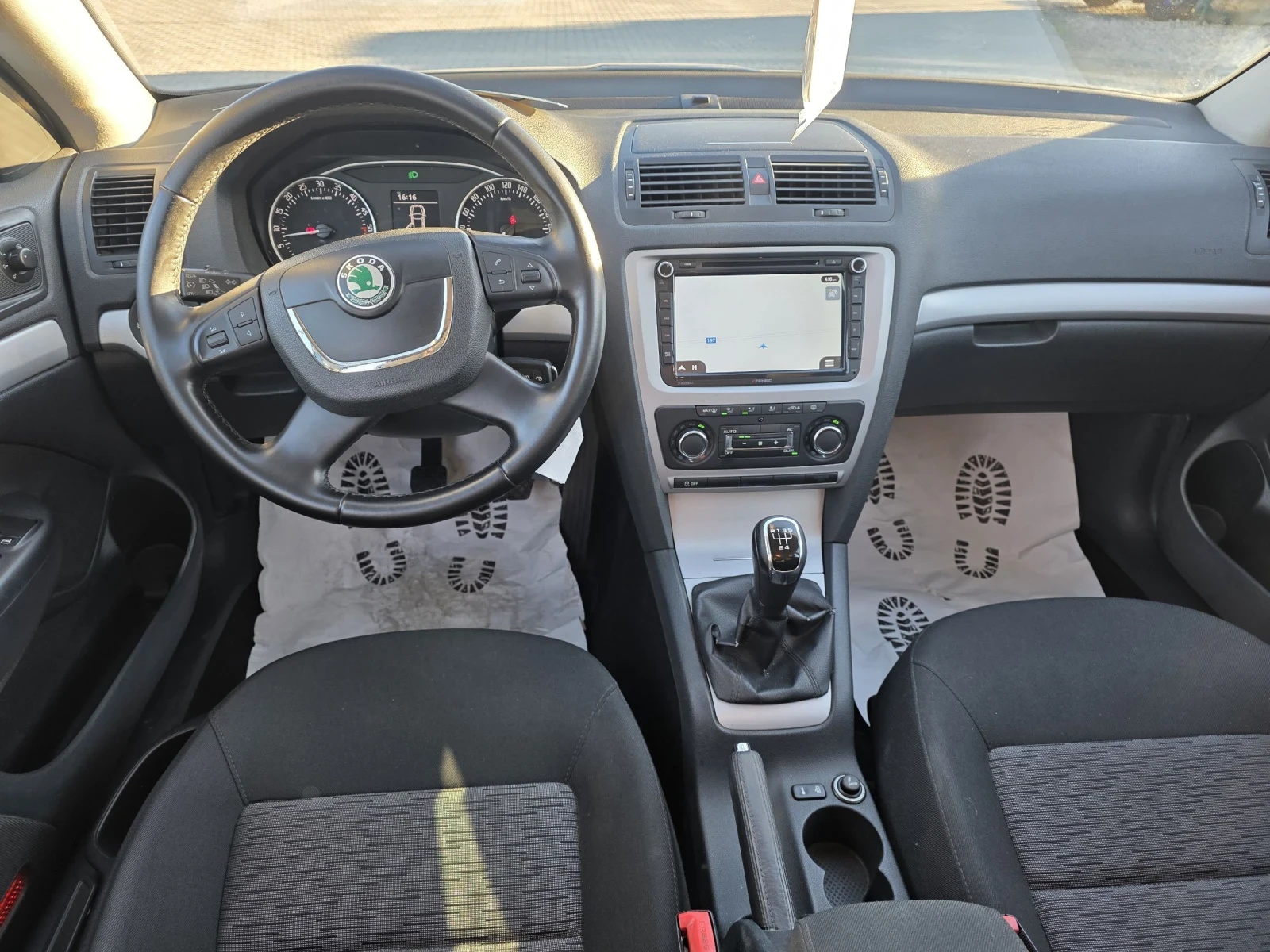 Skoda Octavia 1.6TDi 153000km NAVi  Лизинг - изображение 9