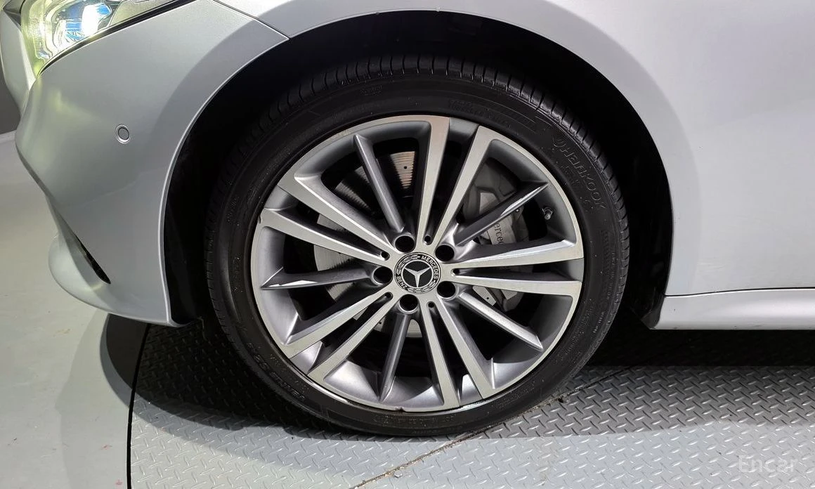 Mercedes-Benz CLS 400  - изображение 5