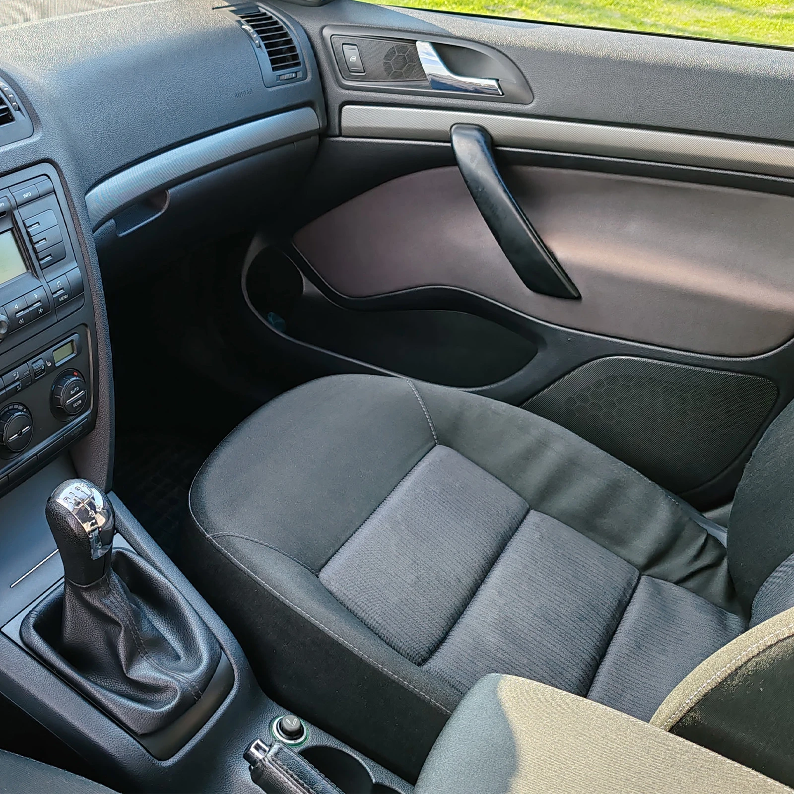 Skoda Octavia 1.9 TDI / 105, снимка 9 - Автомобили и джипове - 54421369