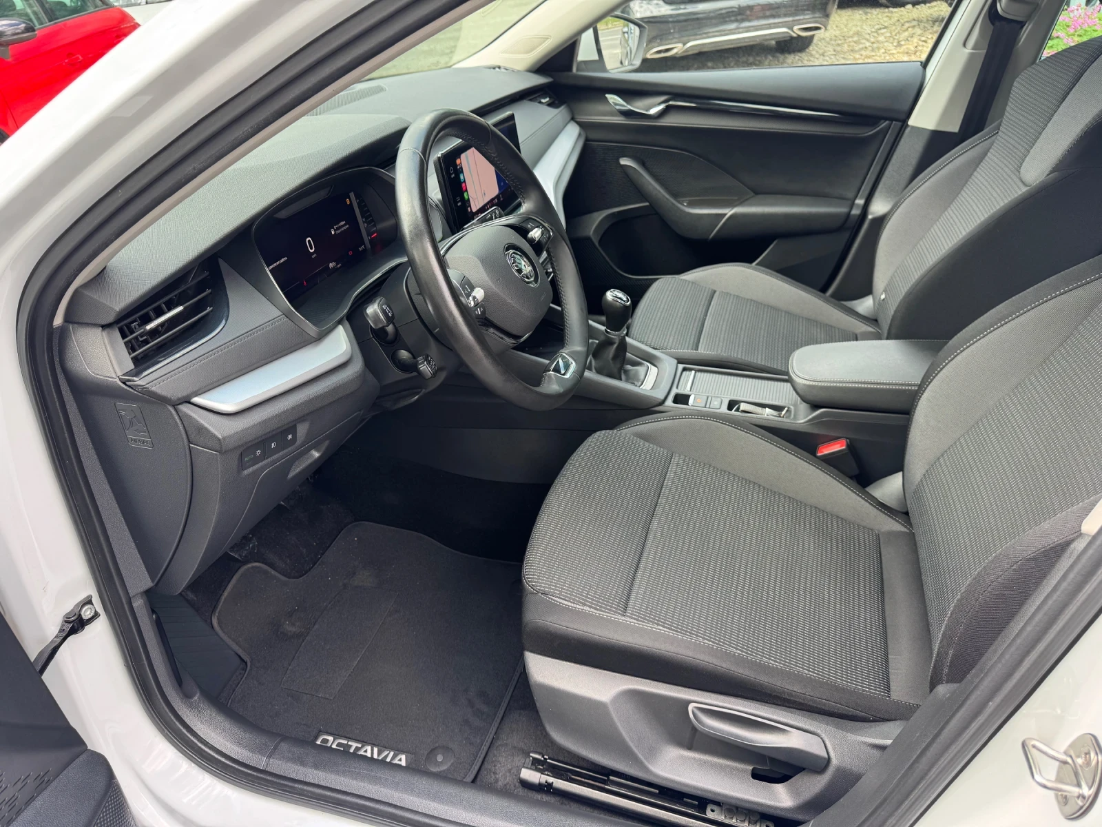 Skoda Octavia 2.0TDI* Style* Crystal* Virtual, снимка 12 - Автомобили и джипове - 54469641