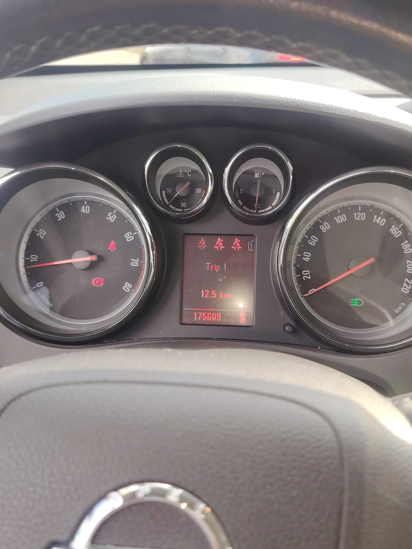 Opel Meriva, снимка 3 - Автомобили и джипове - 54566538