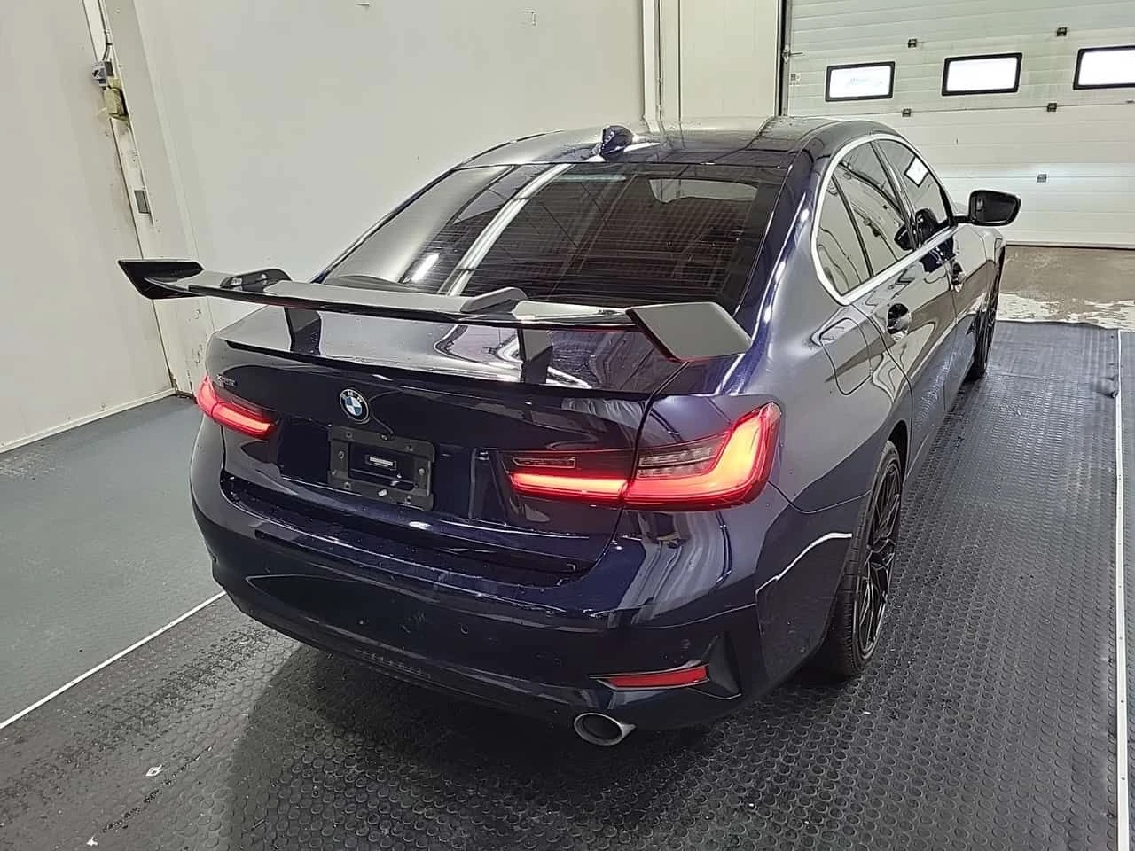 BMW 330 * XDRIVE * CARFAX * ПАНО * KEYLESS * ПОДГРЕВИ, снимка 3 - Автомобили и джипове - 54736511
